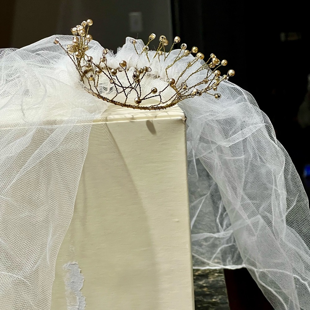 Tiara Veil